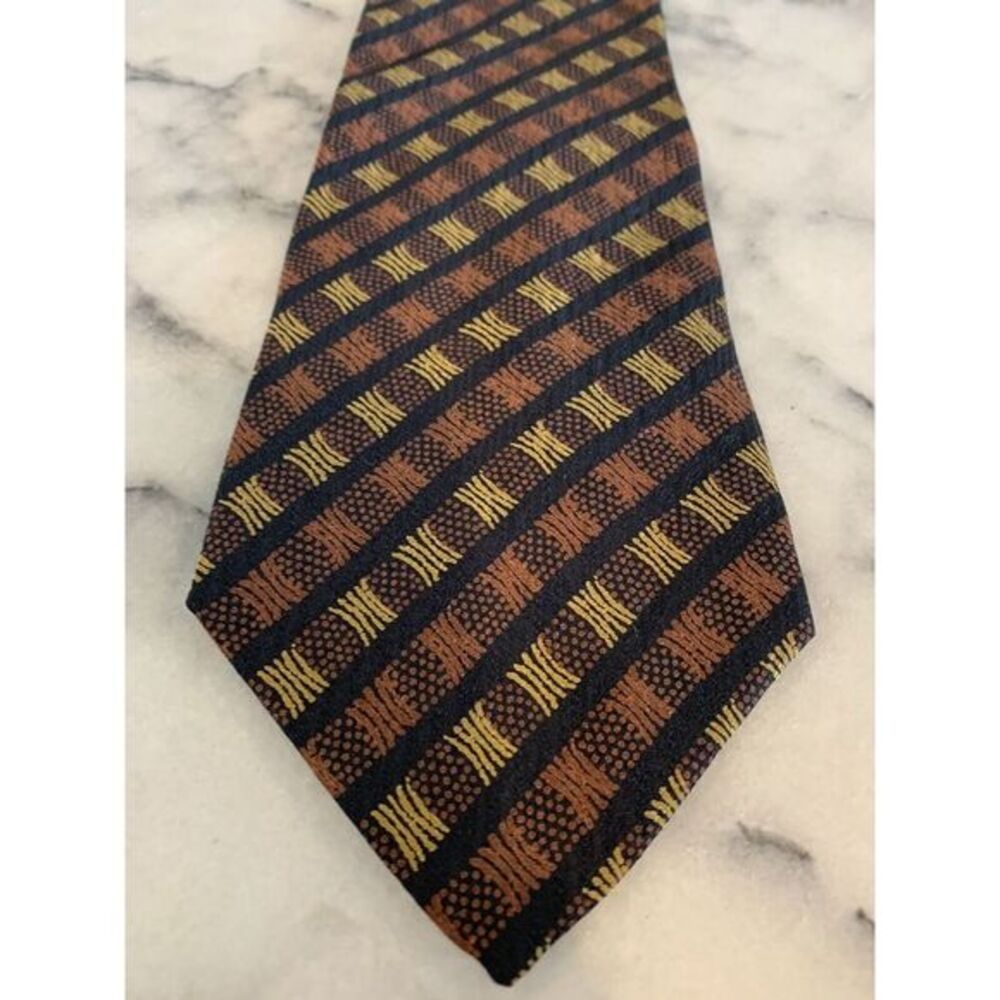 Roundtree & Yorke Hand Sewn Geometric Brocade Tie Handmade In USA